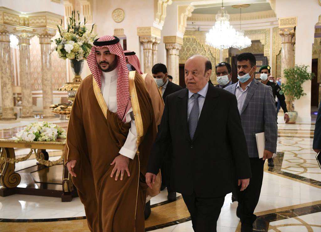 أول تعليق من خالد بن سلمان على لقاءه بالرئيس هادي .. ماذا قال؟