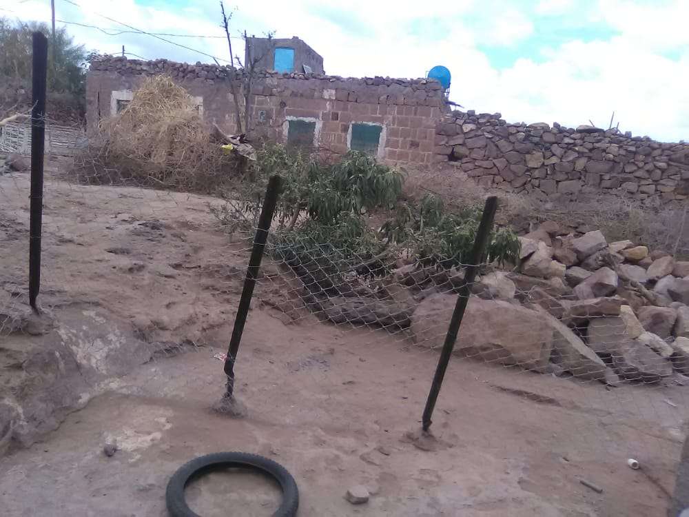 مدير أمن المعافر يوضح لكريتر سكاي.. حقيقة اعتقال شاب لوالده في تعز