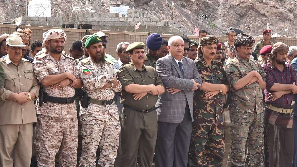 بالصور .. الأمين العام وأعضاء هيئة الانتقالي يؤدون صلاة الجنازة على جثامين شهداء جبهة الطرية بالصور .. الأمين العام وأعضاء هيئة الانتقالي يؤدون صلاة الجنازة على جثامين شهداء جبهة الطرية
