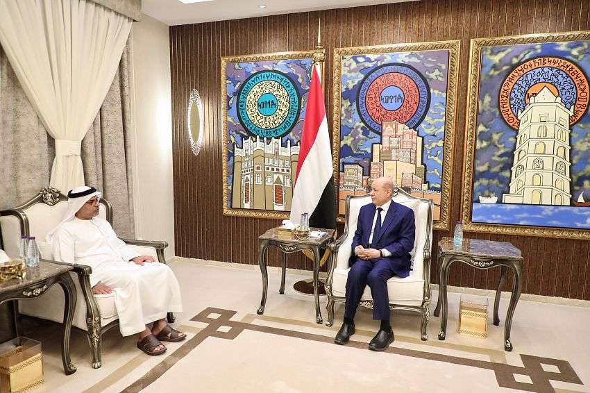 رئيس مجلس القيادة الرئاسي يستقبل سفير دولة الإمارات العربية المتحدة.