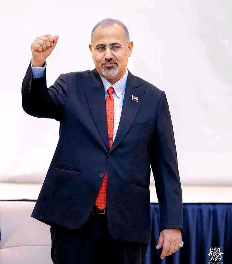 شاهد بالصورة .. ظهور الزبيدي برفقة هؤلاء مع ترقبات لحدوث هذا الأمر بعدن