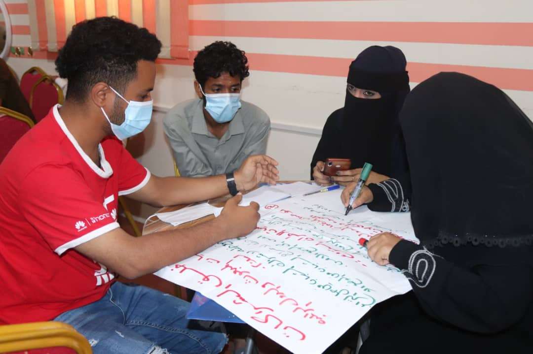جنوبيات من أجل السلام والقمة النسوية تنفذان جلسة تشاورية لمناقشة رؤى وتطلعات الشباب في لحج جنوبيات من أجل السلام والقمة النسوية تنفذان جلسة تشاورية لمناقشة رؤى وتطلعات الشباب في لحج