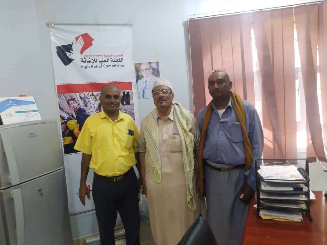 رئيس مؤسسة شباب الحديدة للتنمية بمعية عضو لجنة الإغاثة بالمحافظة يزوران مستشار وزارة الخدمة المدنية بالعاصمة عدن