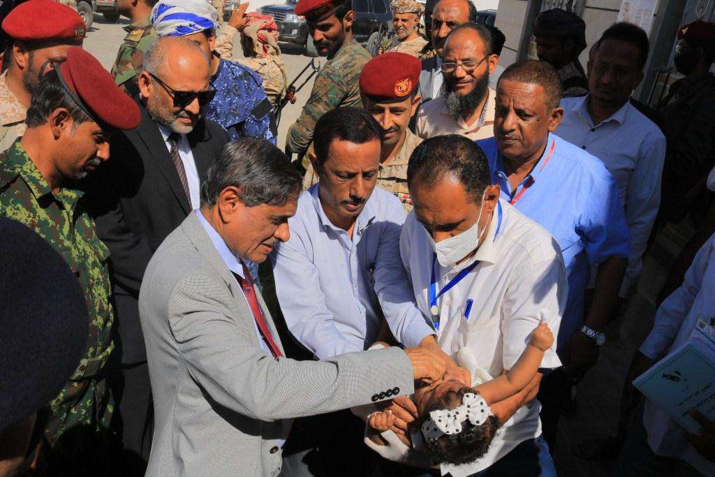 البحسني يدشن الحملة الوطنية للتحصين ضد مرض شلل الأطفال بوادي وصحراء حضرموت البحسني يدشن الحملة الوطنية للتحصين ضد مرض شلل الأطفال بوادي وصحراء حضرموت