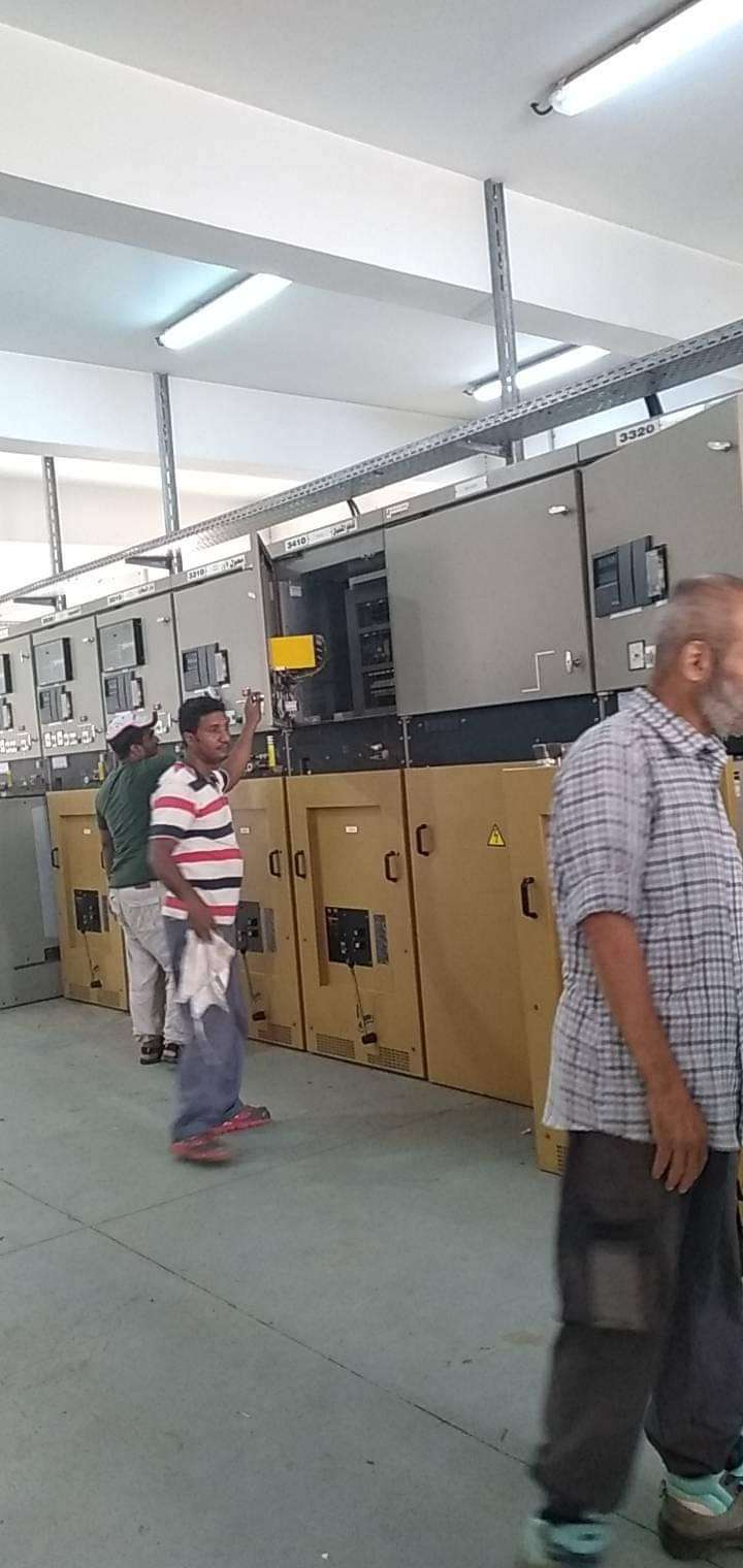 إدارة النقل والتحويل بعدن تقوم بالصيانة الروتينية لمفاتيح المحطات الرئيسية