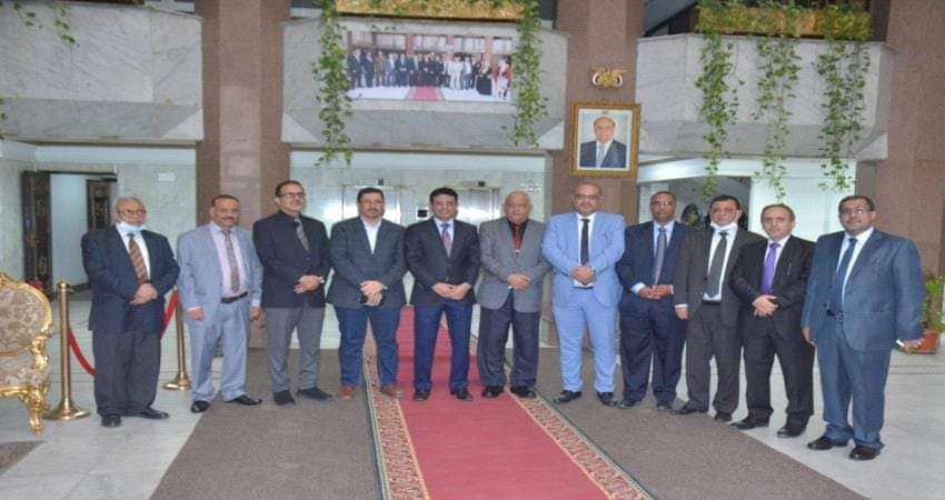 توجه عدد من وزراء الحكومة الجديدة إلى الرياض لأداء اليمين الدستورية(صورة)