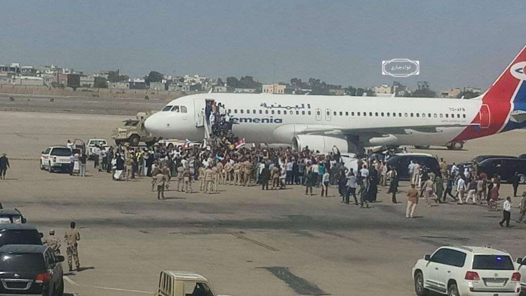 القاضي جمعان يوجه سؤالا هاما للحكومة بشأن تفجيرات مطار عدن