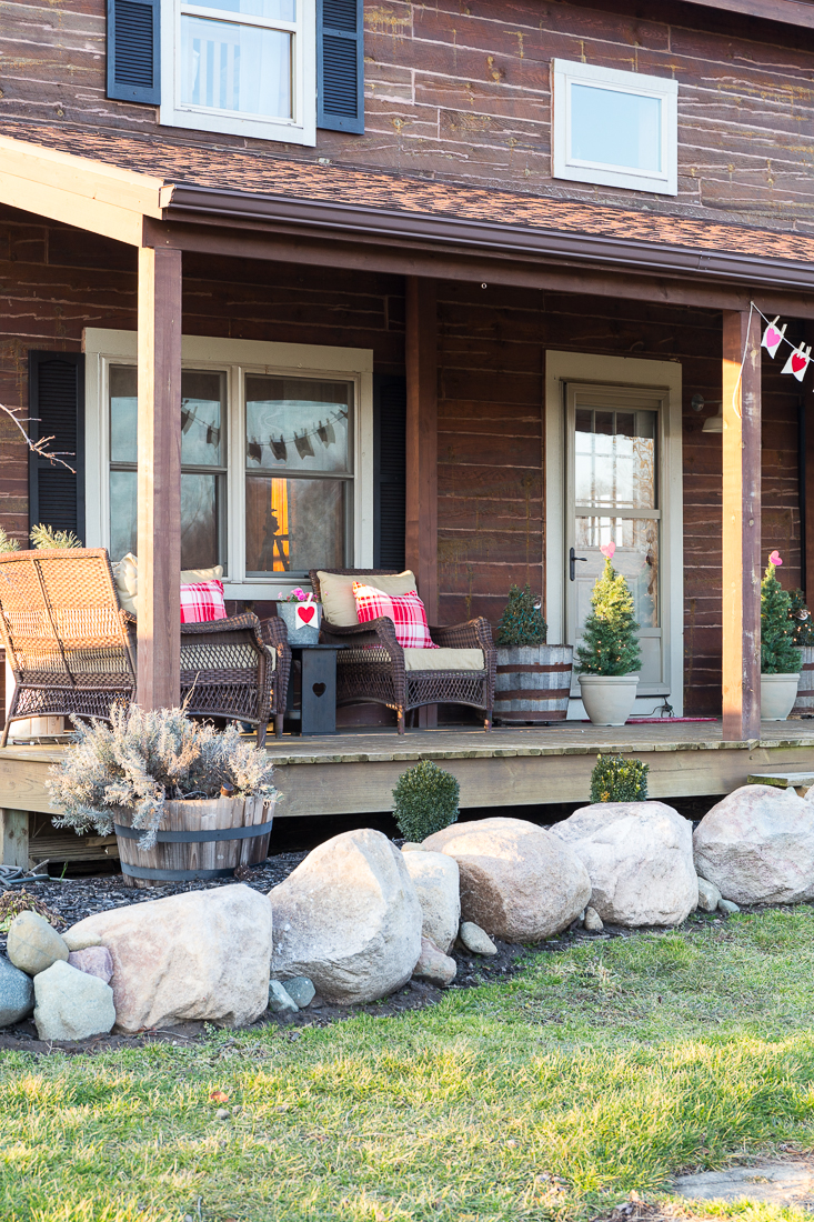 Modern log cabins are usually constructed from softwoods such as cedars and spruces. Decorating Ideas for Valentine's Day. Rustic Valentine Log