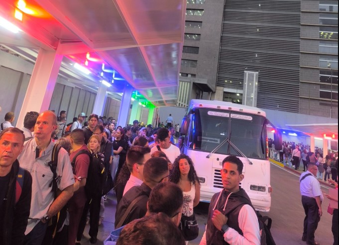 Nuevo terminal de Plaza Venezuela: entre el caos y la promesa de una solución.