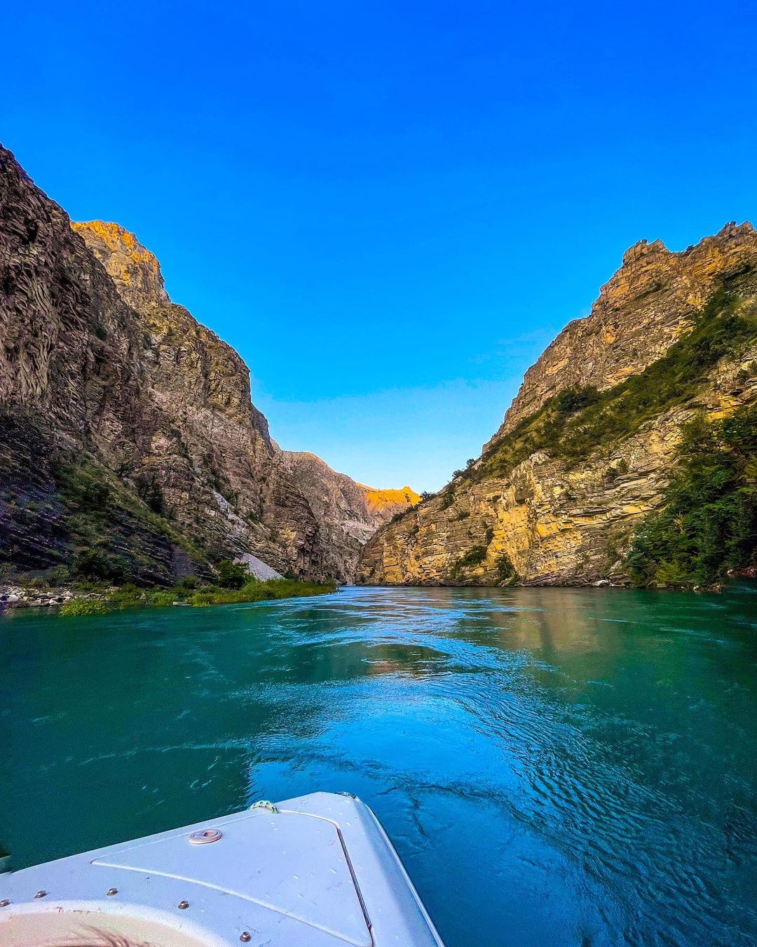 Экскурсия в самое популярное место среди туристов, которая оставляет незабываемые впечатления. Ekskursiya Na Sulakskij Kanon Crontravel