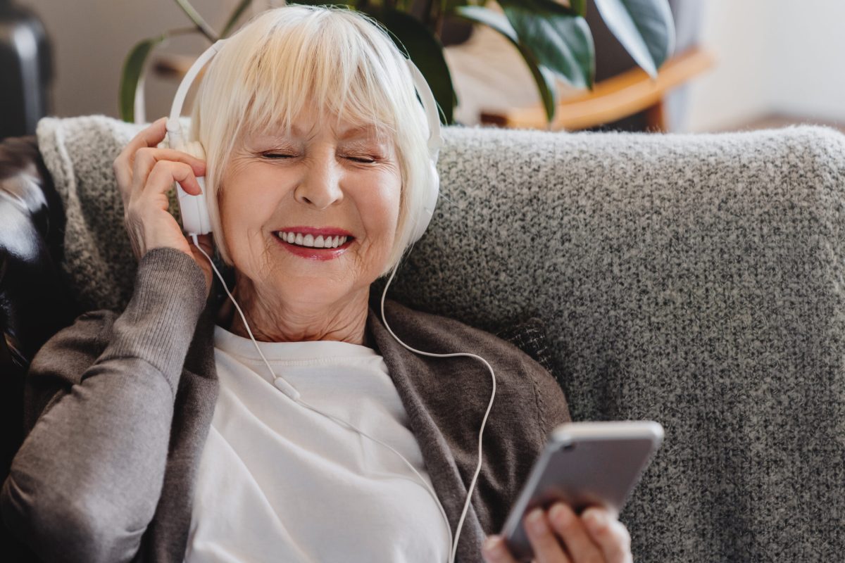 8 Methods to Cut back Stress & Agitation in Somebody with Dementia