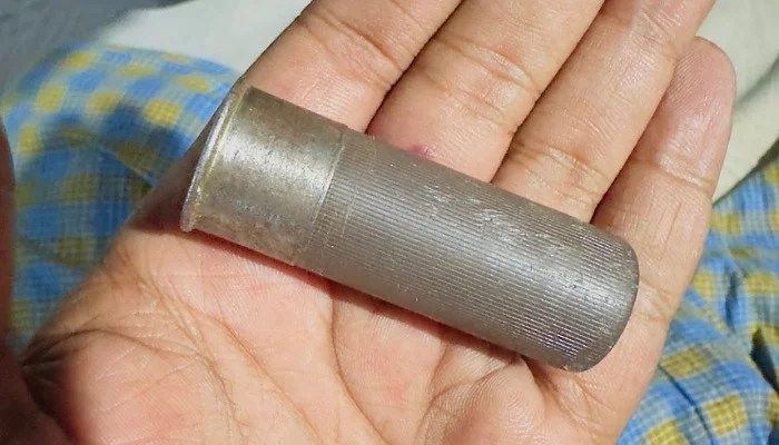 চট্টগ্রামে ‘ডিবি পুলিশ’ সেজে বিয়ে বাড়িতে ডাকাতি, অস্ত্র-গুলি উদ্ধার 1