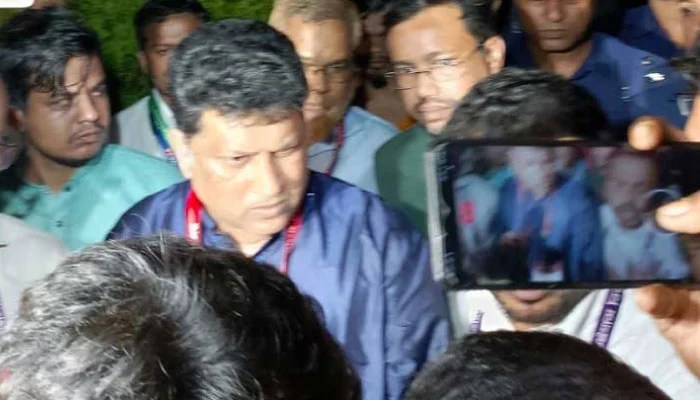 চাকসুতে শিবিরের ‘ডাবল জয়’: ভিপি রনি, জিএস সাঈদ, ছাত্রদলের সান্ত্বনা এজিএস 1 সোহরাওয়ার্দী হল সংসদ নির্বাচনে ভোট কারচুপির অভিযোগে উপ-উপাচার্য (প্রশাসন) কামাল উদ্দিনকে অবরুদ্ধ করে রাখেন ছাত্রদলের নেতাকর্মীরা।