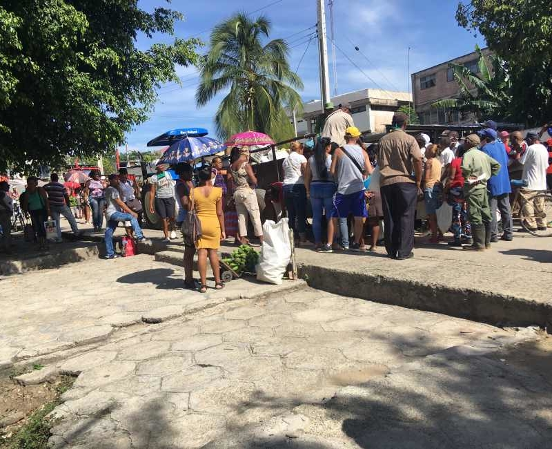 Feria agropecuaria en Songo La Maya