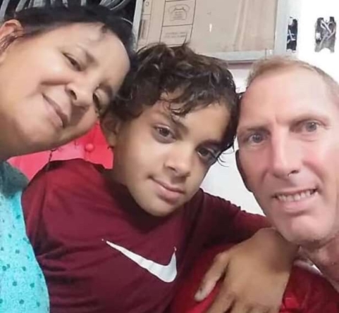 Padres de menor cubano apelan a visa humanitaria para salvar a su hijo
