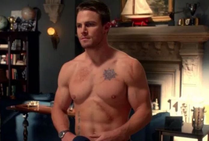 Is Stephen Amell's 'Arrow' Set Photo A Major Bratva Tease? 470_x_696_jpg