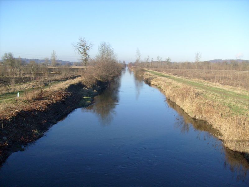 Vue sur la rivière Bourbre très droite