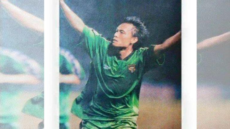 Pada pertandingan persebaya surabaya melawan psim yogyakarta,. Eri Irianto, Choirul Huda, dan 3 Pemain yang Meninggal karena Masalah Jantung - Bolalob.com