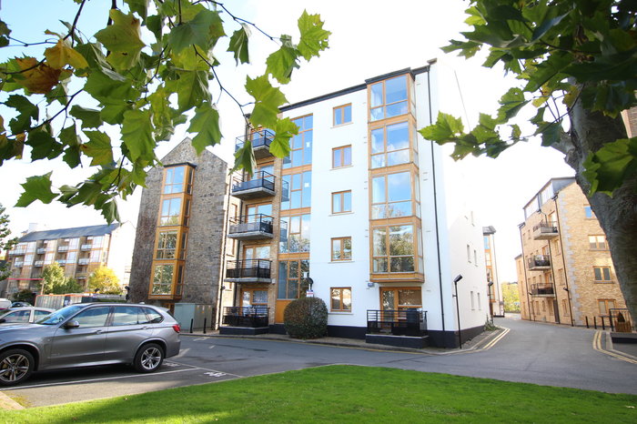 Its a furnished apartment with 2 beds, 1 baths, no ensuite and has . Bellevue D08 Wd63 Islandbridge Dublin Spotmycrib