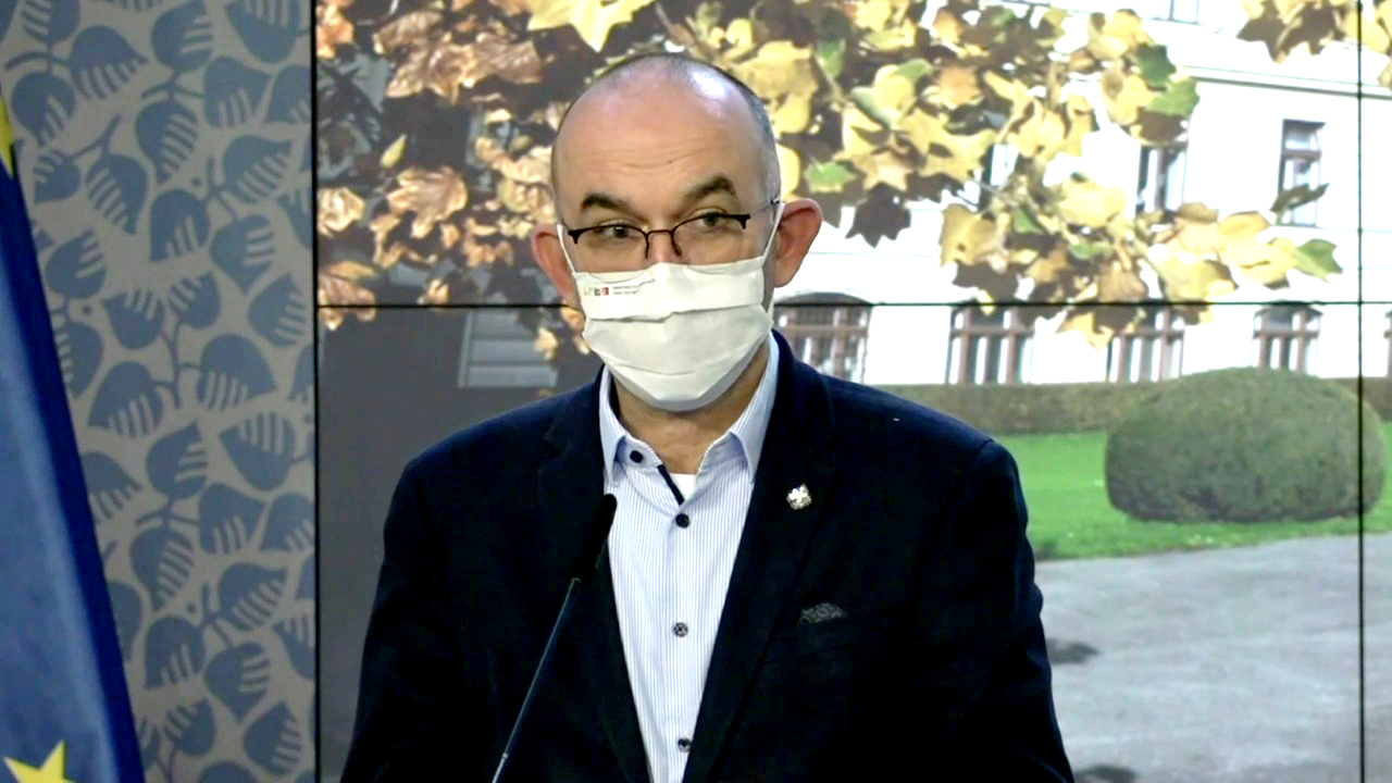 Vsichni Pro Vlada Uverila Matematickemu Modelu A Kyvla Na Otevreni Seznam Zpravy