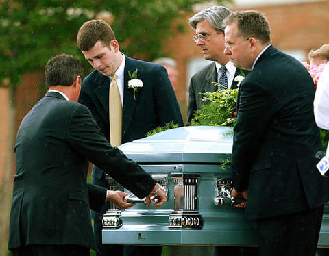 Johnny Cash June Carter Beerdigung . Obituary Photos Honoring June Carter Cash - Tributes.com