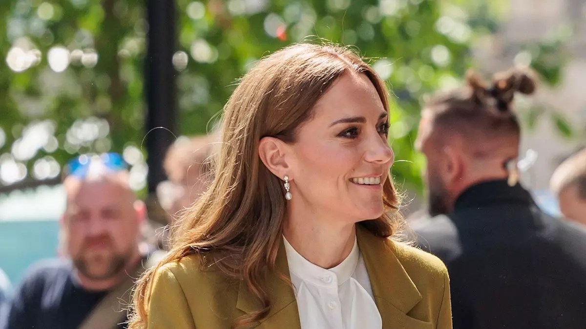 Timeless Elegance: Princess Kate’s Radiant Tribute to British Fashion