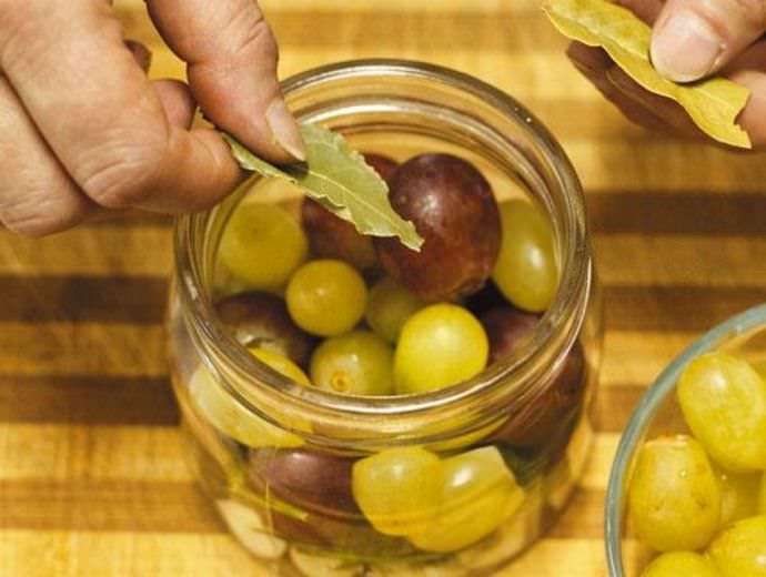 Маринованный виноград: лучшие рецепты. Вкусный маринованный виноград — как мариновать виноград на зиму Маринование винограда на зиму рецепты