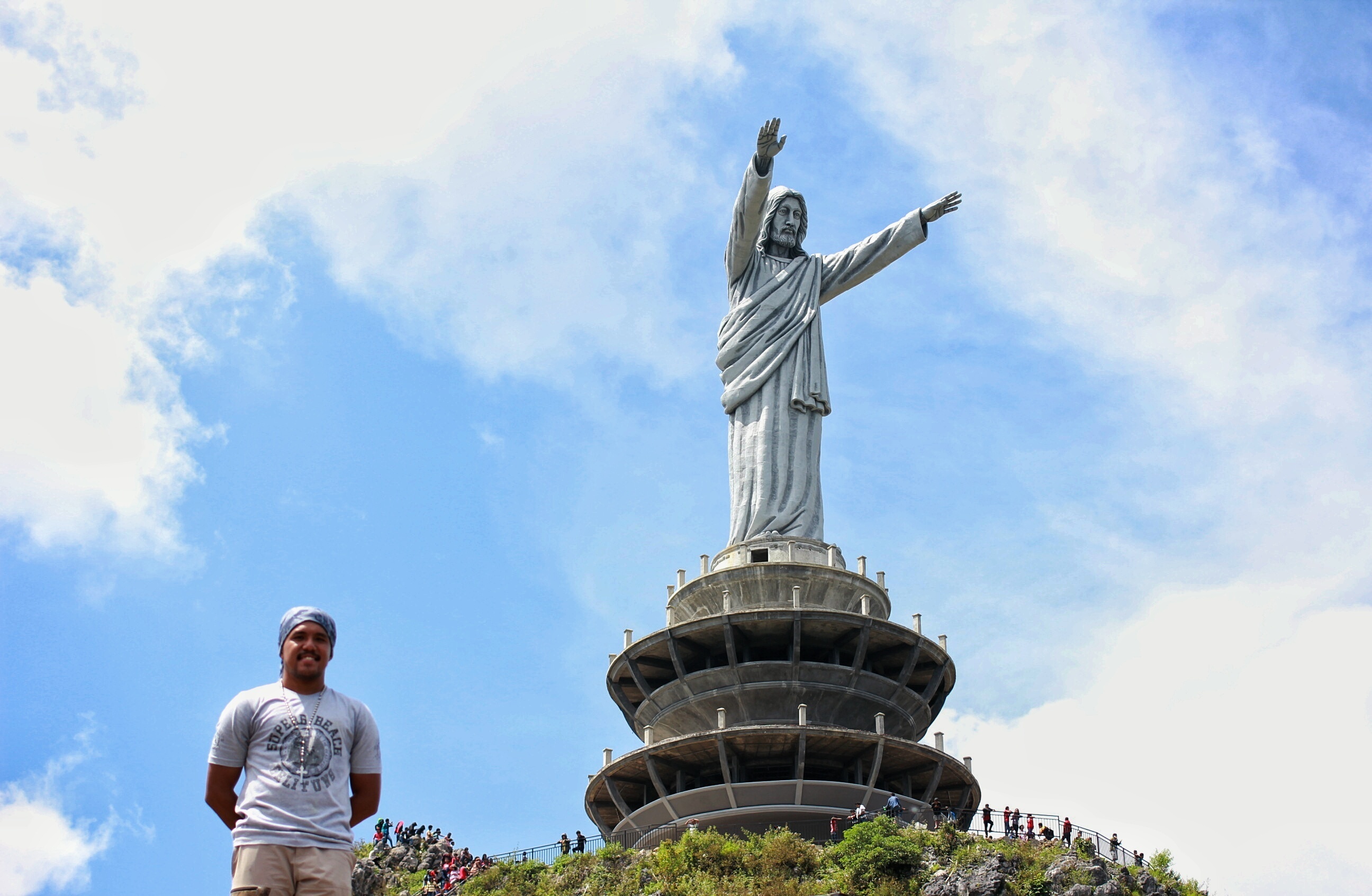 Beri anak penjelasan, tuhan yesus disalib karena sangat . Yesus dan Bunda Maria Hadir di Tana Toraja - DAILY VOYAGERS
