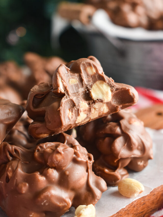 cropped-peanut-clusters.jpg