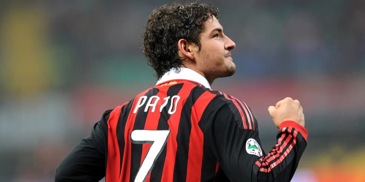 Alexandre Pato Terpesona Saat Masuk Ruang Ganti AC Milan