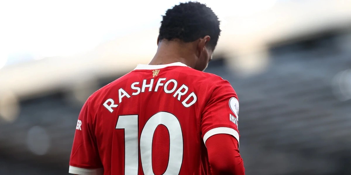 Manchester United Didorong Pulangkan Rashford di Tengah Krisis Lini Belakang