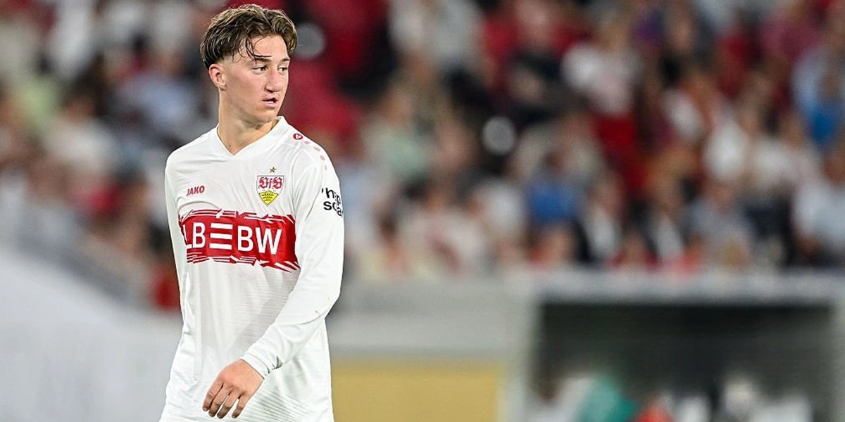 Manchester United Tersandung Klausul Aneh dalam Perburuan Angelo Stiller