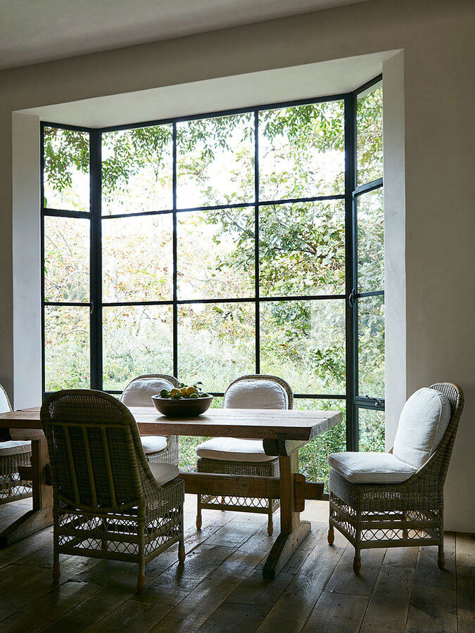 Ages old and new age, rich in art and artsy in attitude, deeply charming and more than a little eccentric, new mexico’s magnetic colonial city draws all kinds of pilgrims. Interior Design With Character by Atelier AM - Decoholic