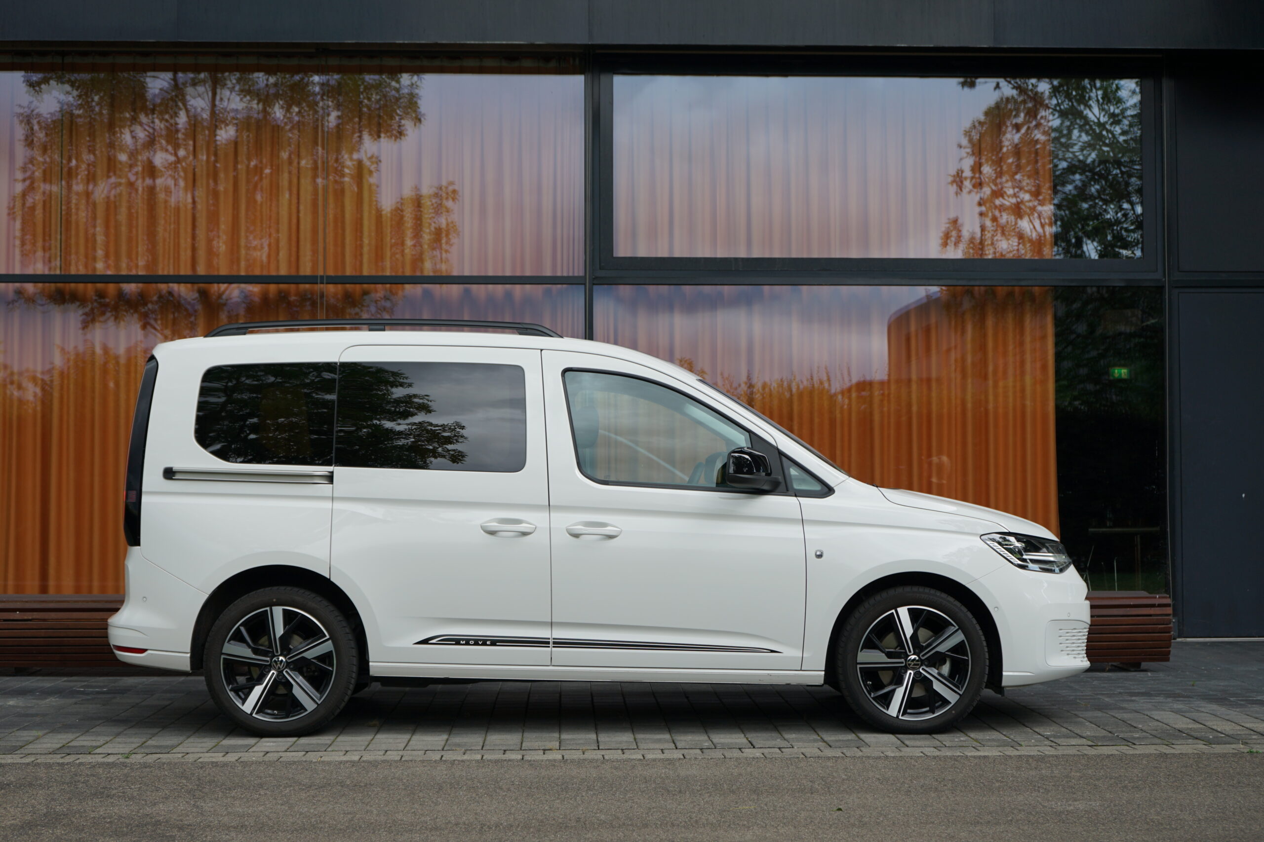 VW Caddy (2022) - Digitale Features im praktischen Alltagsbegleiter 8 VW Caddy 5 „Move“ 5-Sitzer 2.0 TDI (90 kW) 7-Gang-DSG