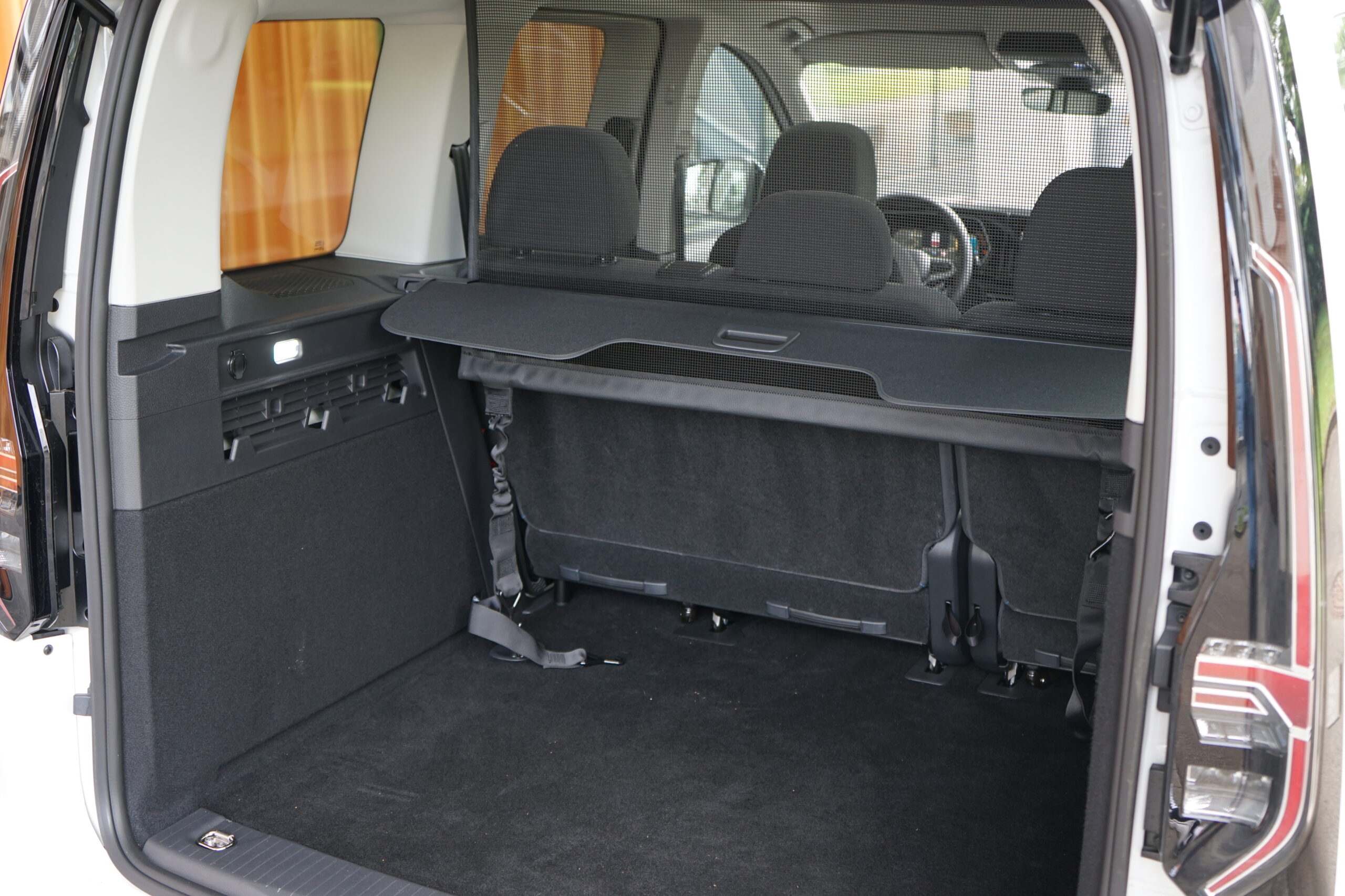 VW Caddy (2022) - Digitale Features im praktischen Alltagsbegleiter 4 VW Caddy 5 „Move“ 5-Sitzer 2.0 TDI (90 kW) 7-Gang-DSG
