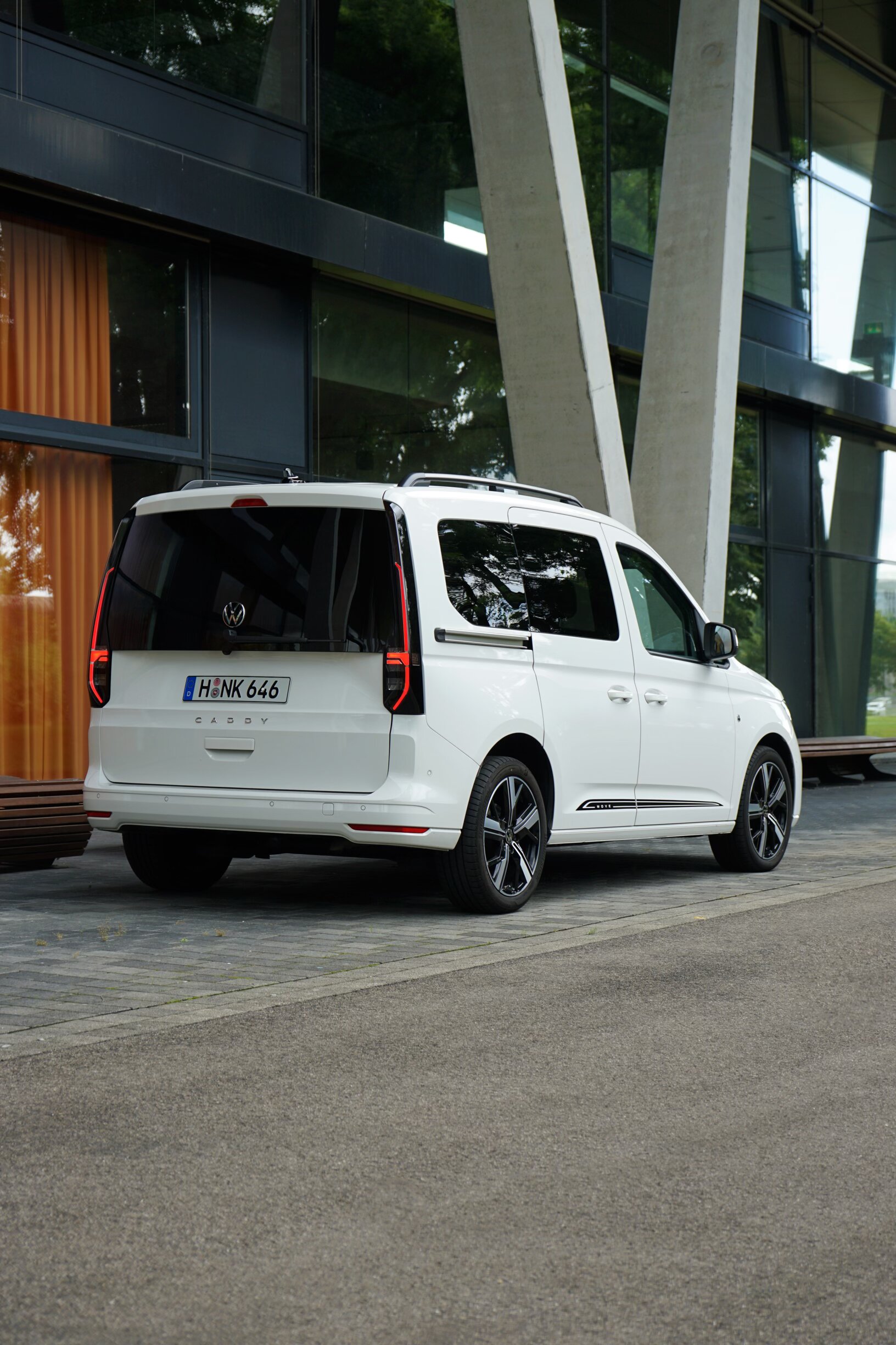 VW Caddy (2022) - Digitale Features im praktischen Alltagsbegleiter 5 VW Caddy 5 „Move“ 5-Sitzer 2.0 TDI (90 kW) 7-Gang-DSG