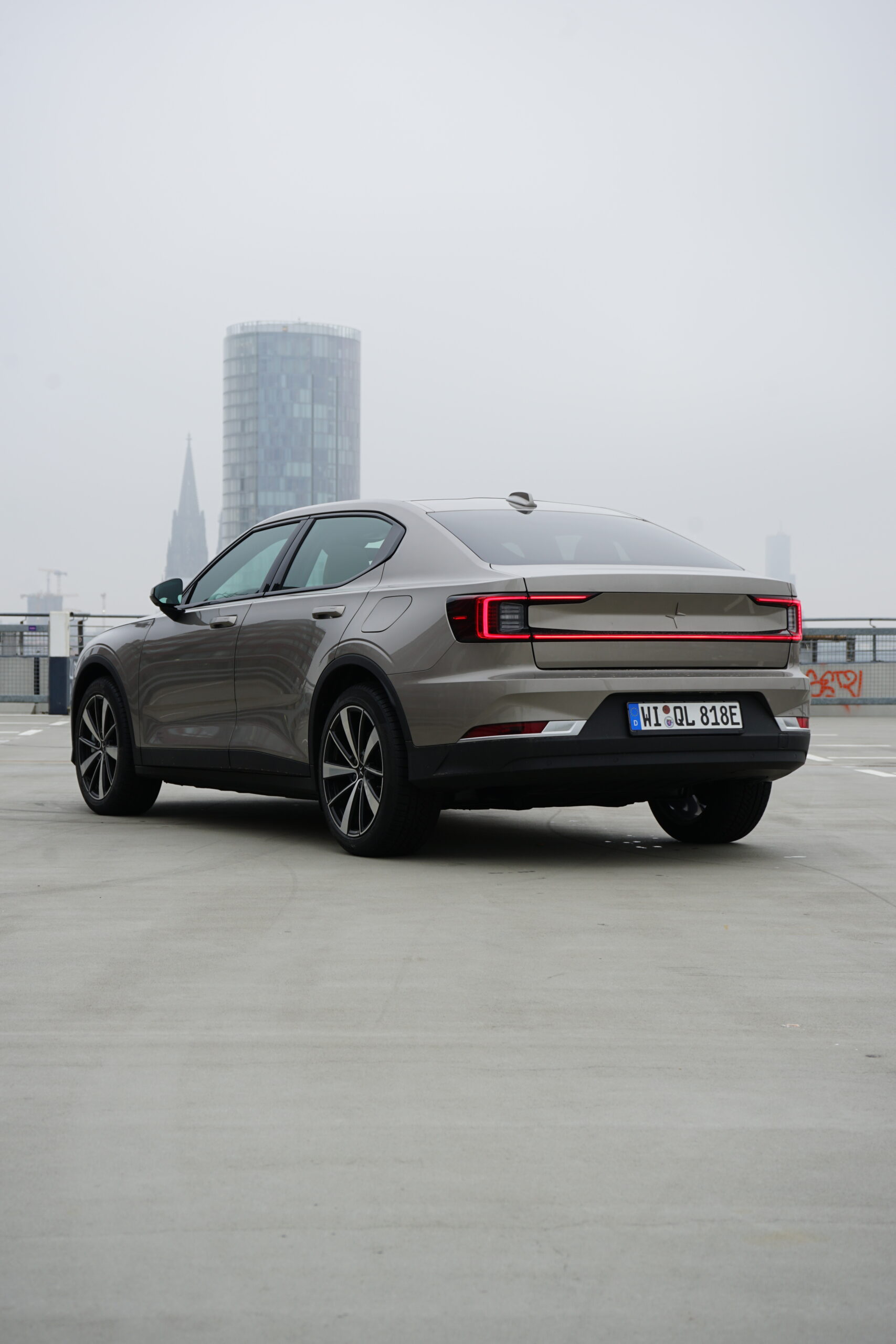 (2022) Polestar 2 - Single Motor mit 224 PS Leistung und bis zu 444 Km Reichweite 6 (2022) Polestar 2 - Single Motor mit 224 PS Standard Range