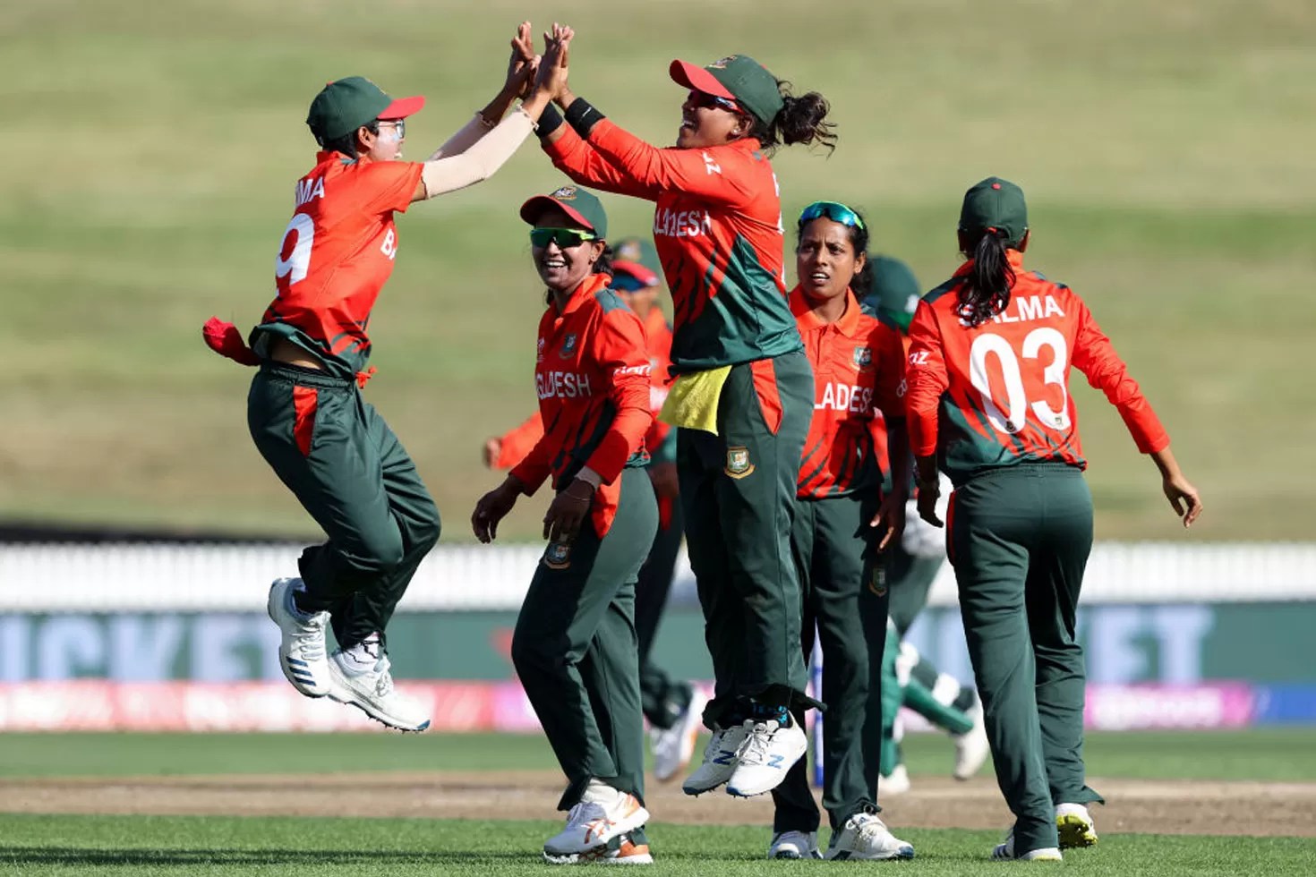 সেমিফাইনালের আশা বাঁচাতে শ্রীলঙ্কার মুখোমুখি বাংলাদেশ নারী ক্রিকেট দল