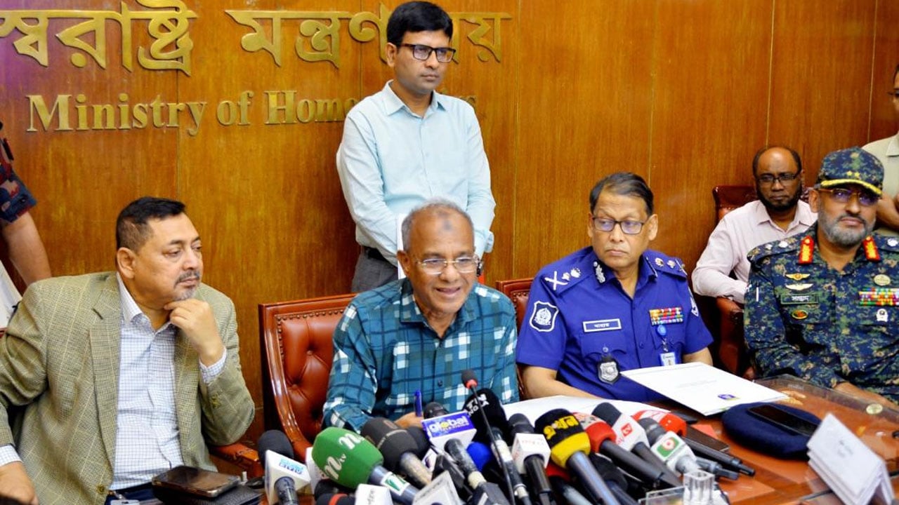 জাতীয় নির্বাচনের প্রস্তুতি সম্পূর্ণ, লেভেল প্লেয়িং ফিল্ড শতভাগ নিশ্চিত জানিয়েছেন স্বরাষ্ট্র উপদেষ্টা