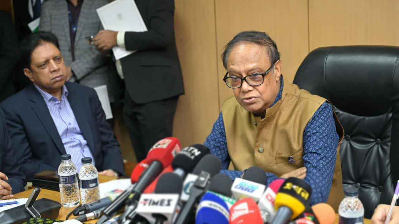 বাংলাদেশ ব্যাংক অকার্যকর ঘোষণা করল পাঁচটি শরিয়াভিত্তিক ব্যাংক, শেয়ারহোল্ডারদের শূন্য মূল্য ধরা হবে