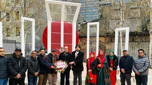 লন্ডনের আলতাব আলী পার্কে ইউকে বাংলা রিপোর্টার্স ইউনিটির পক্ষ থেকে মহান স্বাধীনতা দিবসে শ্রদ্ধা নিবেদন