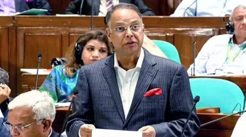সংসদ ভবনে শিক্ষার্থীদের দেশের কল্যাণে কাজ করার আহ্বান জানালেন প্রধানমন্ত্রী