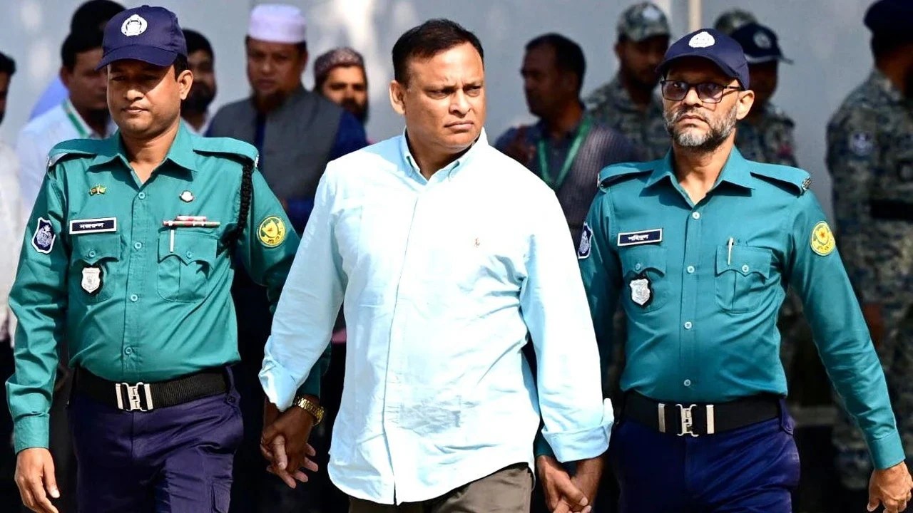 জিয়াউল আহসানের জলসিঁড়ির বাড়িতে দুদকের অভিযান, মালামালের তালিকা প্রস্তুত