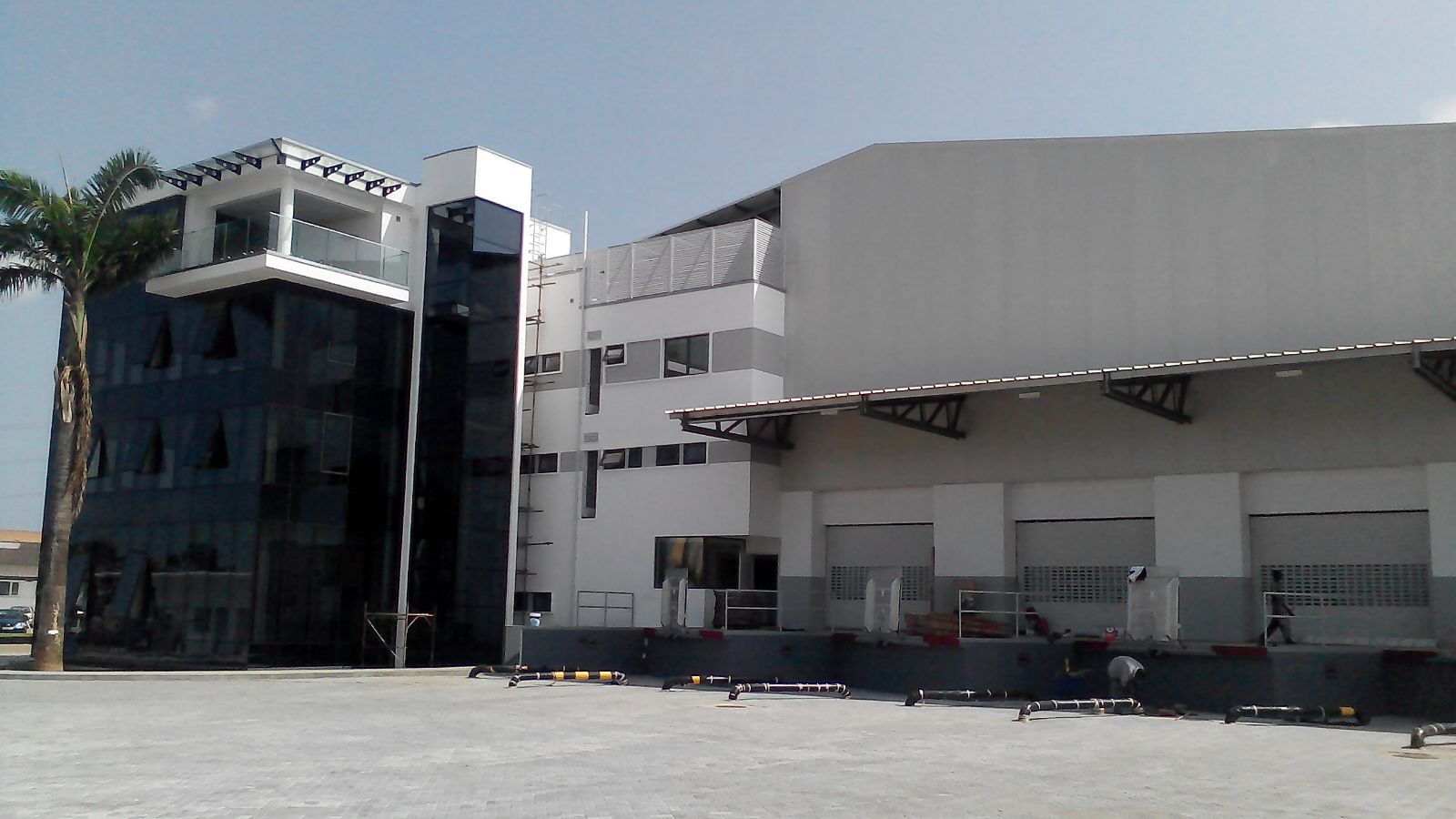 Promasidor's product quality score is a 3.6 out of 5 as rated by its users and customers. Promasidor Warehouse And Office Building De Simone