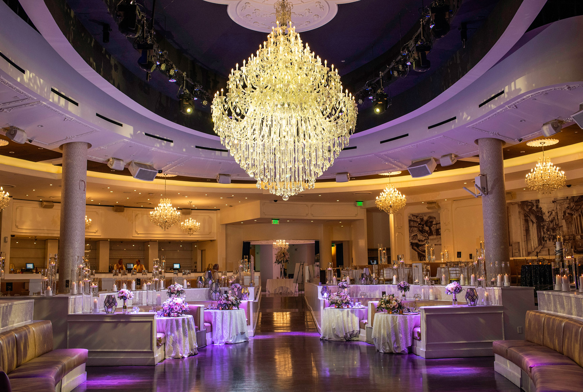 49+ Fresh Cheap Weddings In Vegas : Photos for Vegas Weddings - Yelp : Full service las vegas wedding experience, stop by the little neon chapel downtown las vegas !