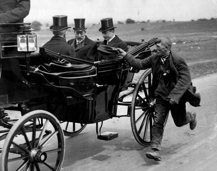 Collection of 25 Photos of Rare Moments of The World History