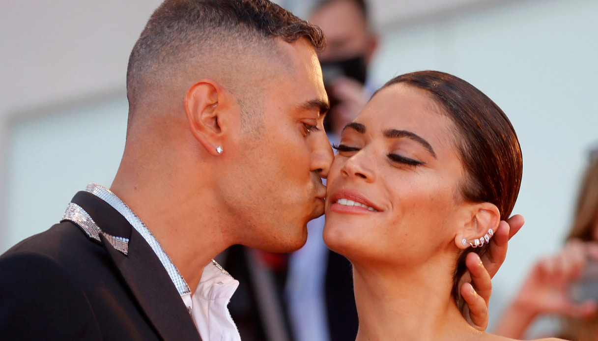 Stanno insieme da circa un anno elodie e marracash, e oggi sono una coppia molto amata e seguita. Elodie Racconta L Amore Per Marracash Innamorata Pazza Di Lui