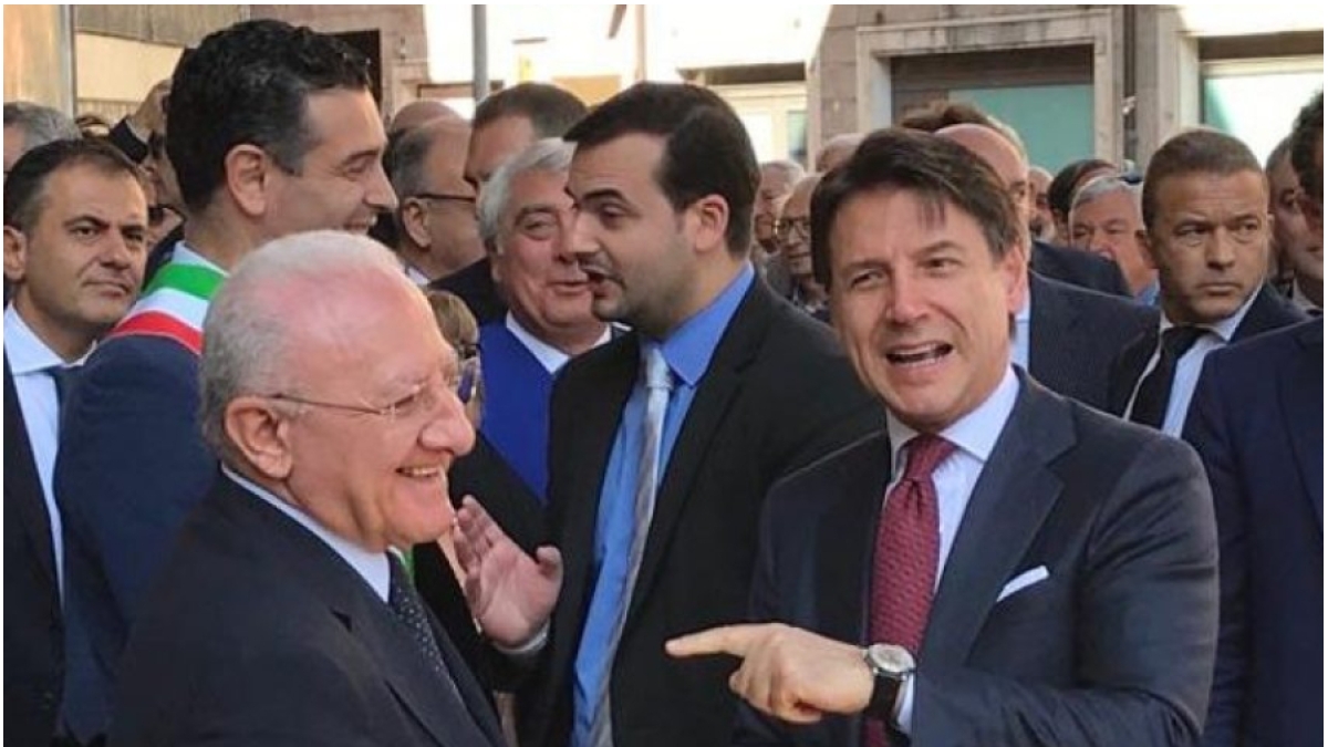 De Luca e Conte finalmente si parlano a Roma, comincia il teatrino su Fico