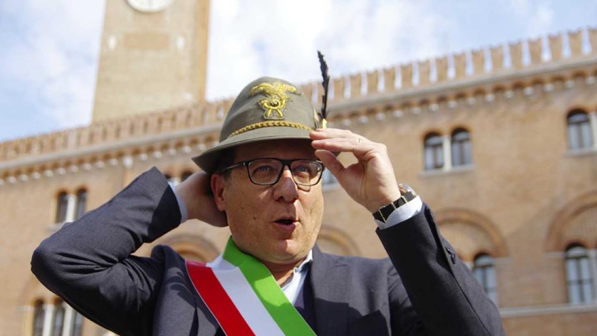 Veneto si agita: centrosinistra lancia Manildo, l’ex boy scout Pd che ha piazzato un panda sulla bandiera del buonismo