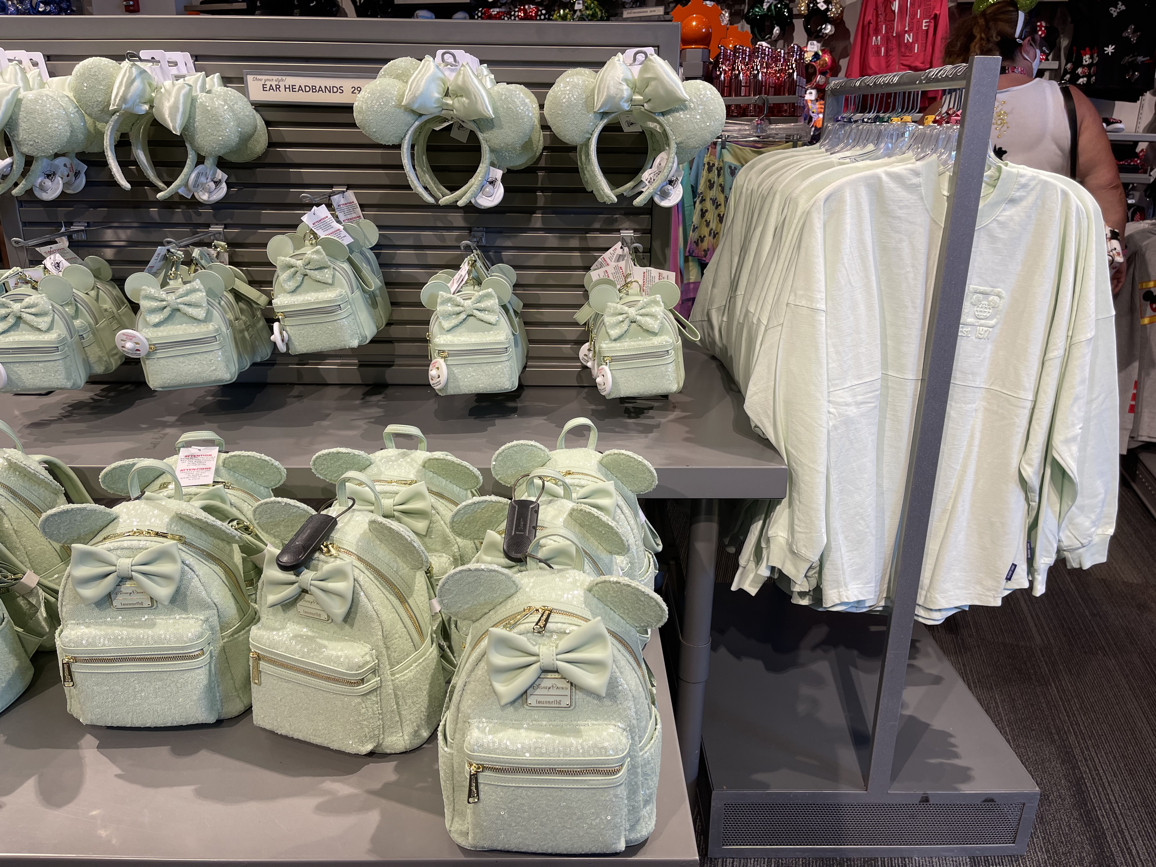 Wdwグッズ 新作夏グッズ ミント スピリットジャージ カチューシャ マスクなどパーク内にも登場 Disneyworldfan Jp